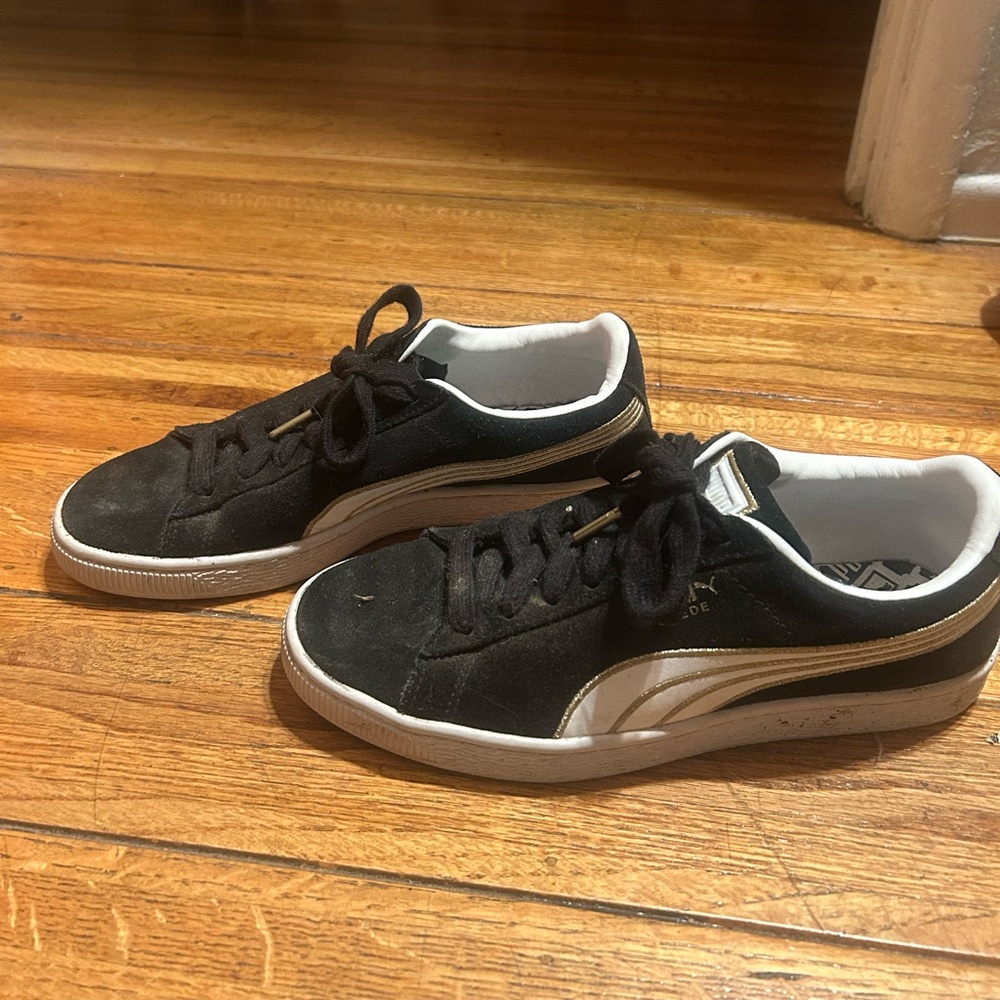 Black puma shoes, size 8. - Picture 2 of 5